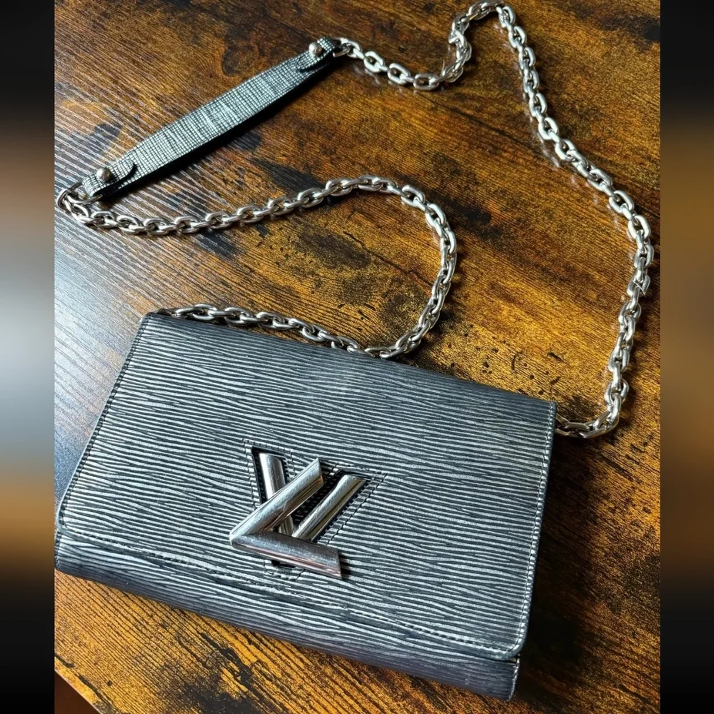Louis Vuitton Epi Twist Bag/Wallet on Chain Rare Color